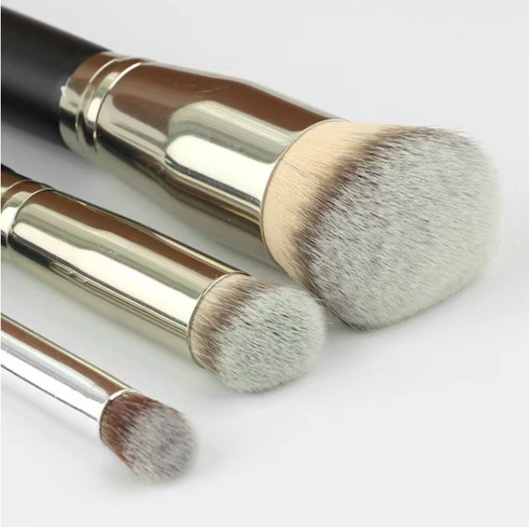 A Set of Three Foundation Brushes, Suitable for Liquid Cosmetics, a Professional Dense Brush Set Designed for Blending Liquid Creams And Flawless Powders, Perfect for Applying Cosmetics with a Zebra Stripe Concealer.