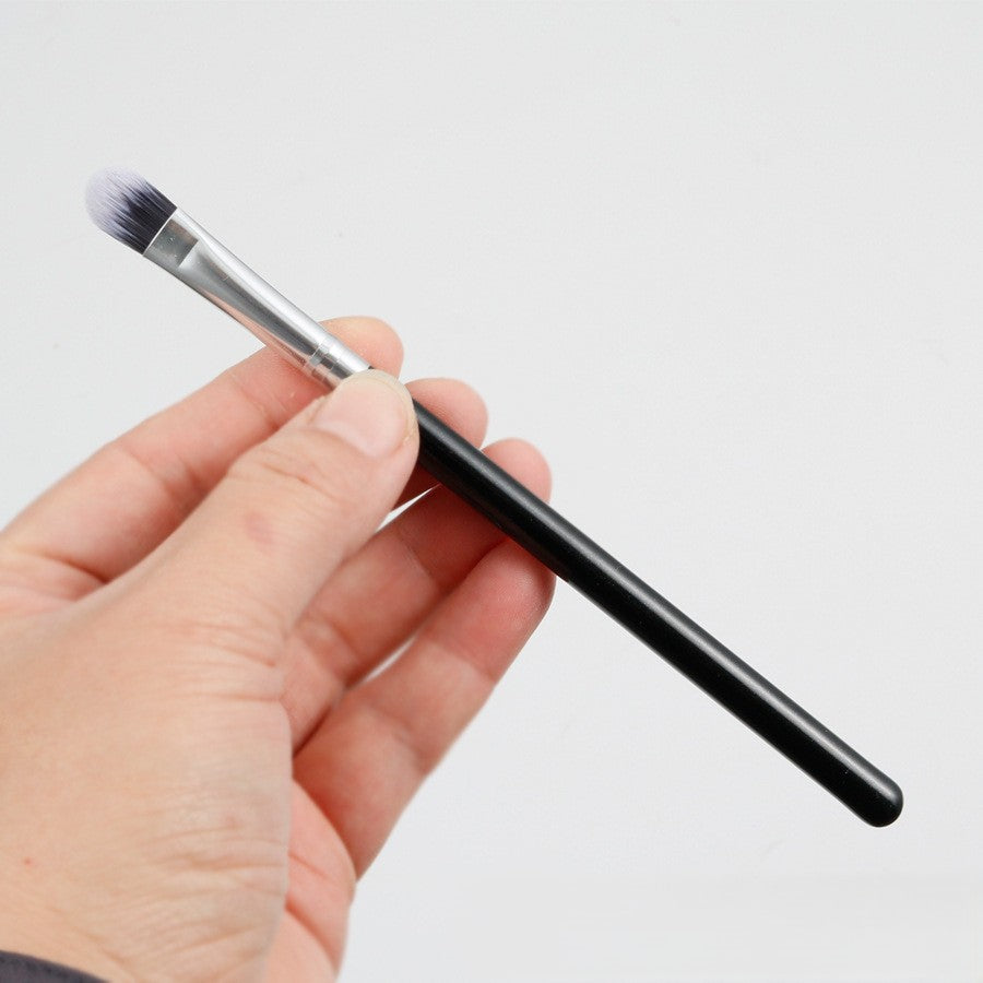 1pc Flat Straight Silk Eyeshadow Brush Scratch Powder Blending Makeup Brush Concealer Brush Detailing Brush Coloring Eyeshadow Brush Eye Makeup Brush Tool